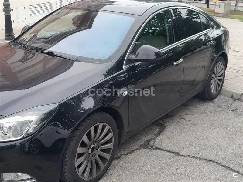 Usado Opel Insignia Edition 160 CV (117 kW) 2010 Negro Berlina