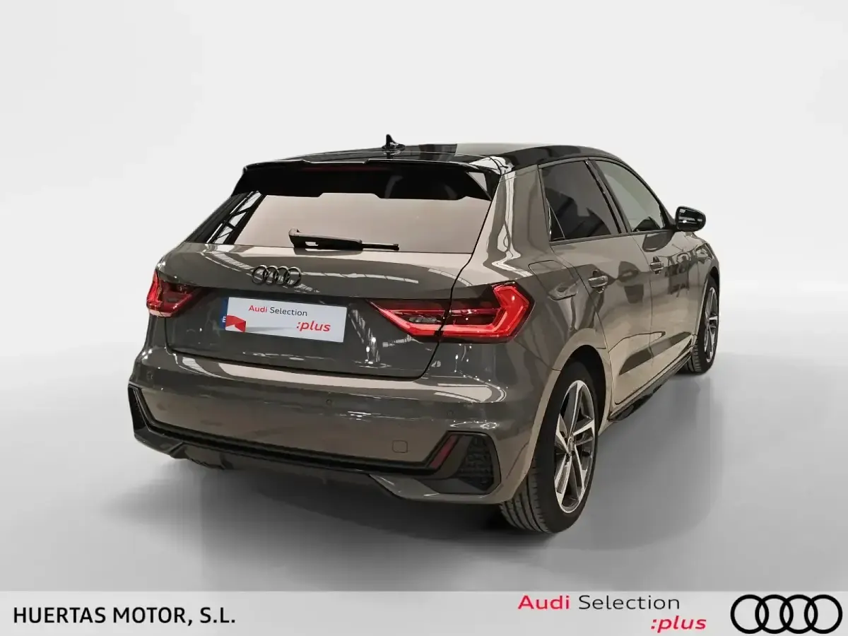 Usado Audi A1 Sportback 116 CV (85 kW) 2025 Gris Utilitario