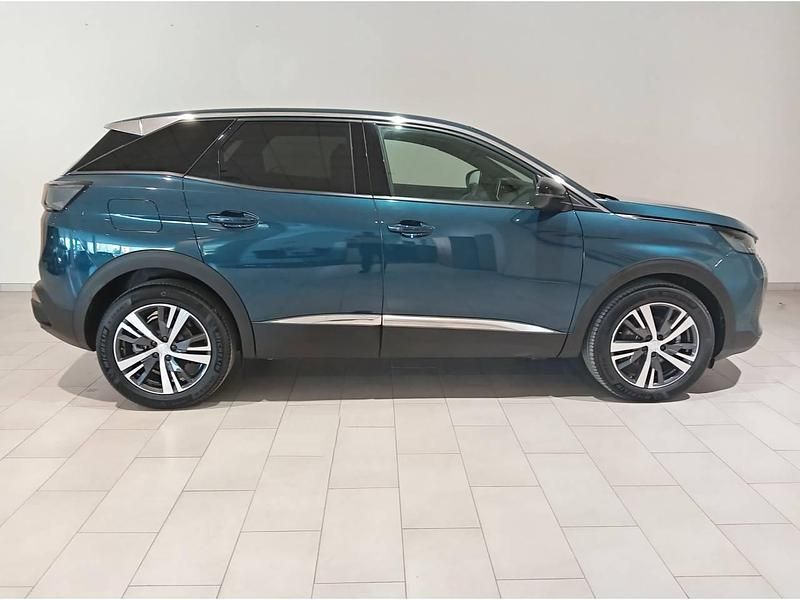 Usado Peugeot 3008 Allure 131 CV (96 kW) 2024 Azul SUV