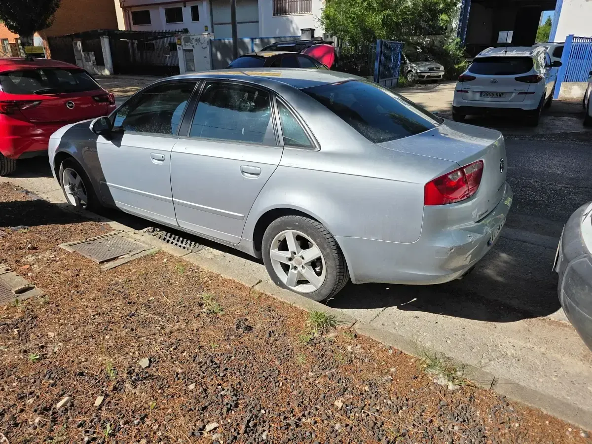 Usado Seat Exeo Style 120 CV (88 kW) 2010 Gris Familiar