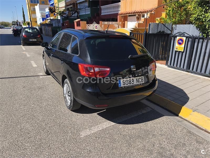 Usado Seat Ibiza ST Reference 75 CV (55 kW) 2012 Negro Familiar