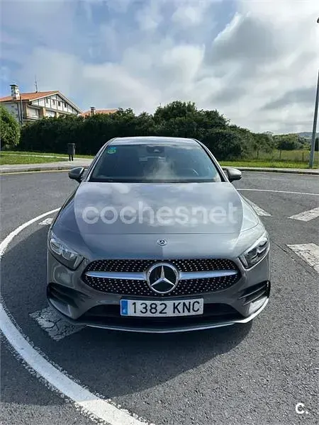 Usado Mercedes A200 156 CV (114 kW) 2018 Gris / plata Berlina