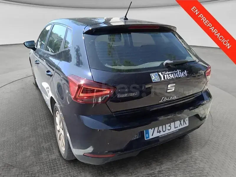 Usado Seat Ibiza Style Plus 110 CV (80 kW) 2022 Azul Utilitario