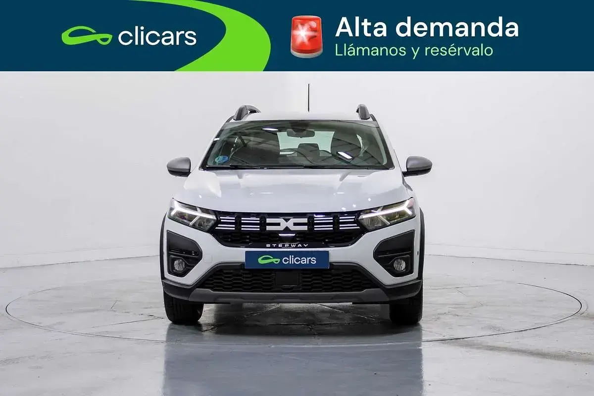 Usado Dacia Sandero Expression 101 CV (74 kW) 2023 Blanco Utilitario