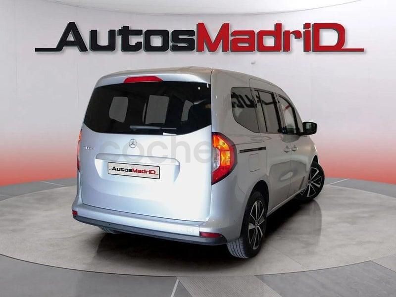 Usado Mercedes T180 116 CV (85 kW) 2023 Gris / plata Monovolumen