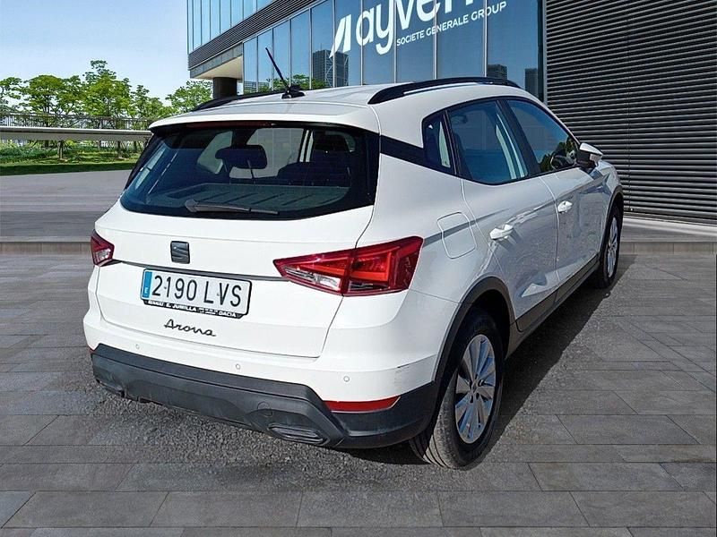 Usado Seat Arona Style Plus 110 CV (80 kW) 2021 Blanco SUV