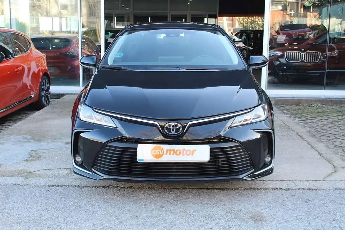 Usado Toyota Corolla Active 125 CV (91 kW) 2023 Negro Utilitario