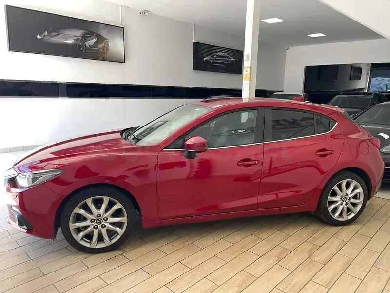Usado Mazda 3 Luxury 150 CV (110 kW) 2015 Rojo Berlina