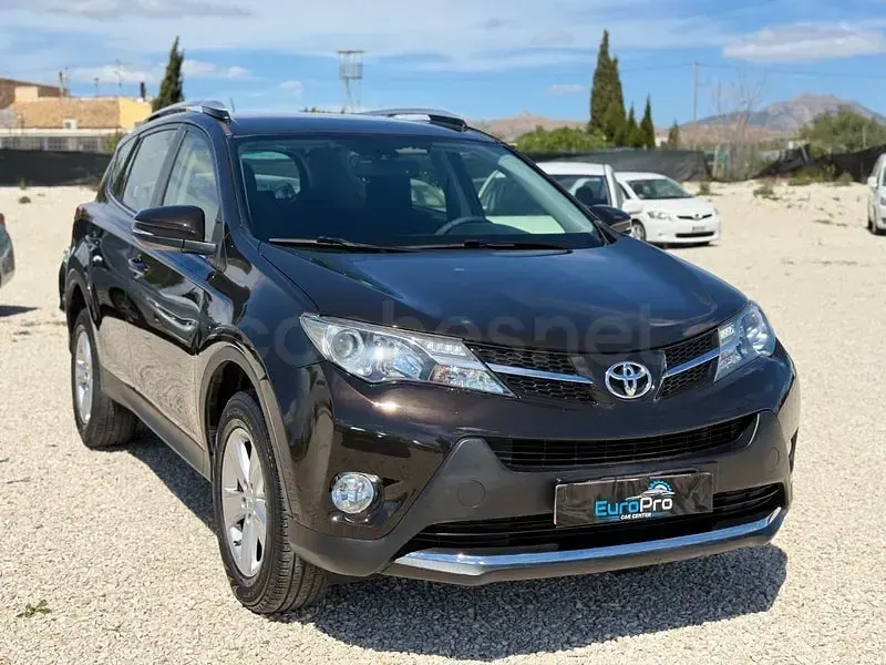 Käytetty Toyota RAV4 Active 124 HP (91 kW) 2014 Musta Katumaasturi