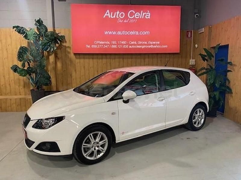 Usado Seat Ibiza Reference 85 CV (62 kW) 2012 Blanco Berlina