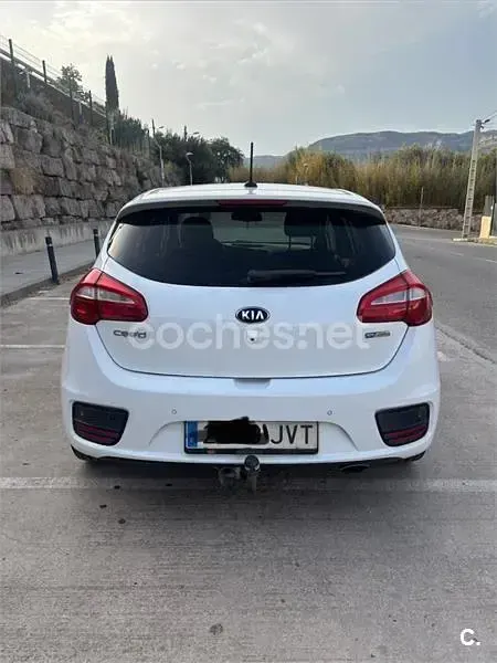 Usado Kia Ceed 120 CV (88 kW) 2018 Blanco Utilitario