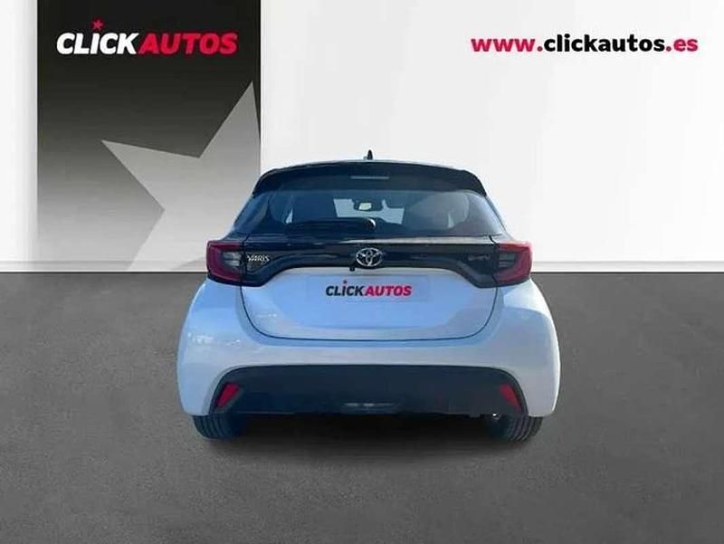 Usado Toyota Yaris Hybrid Active 116 CV (85 kW) 2025 Blanco Utilitario