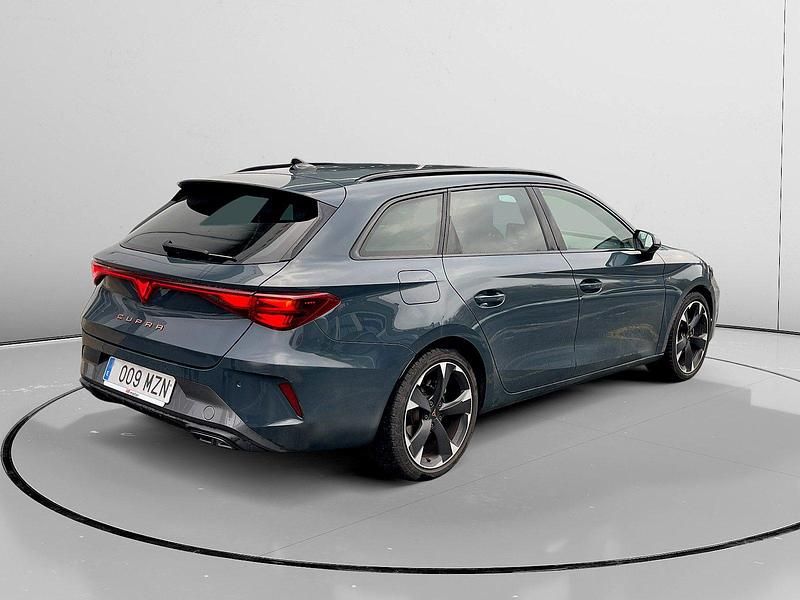 Usado Cupra Leon 150 CV (110 kW) 2023 Negro