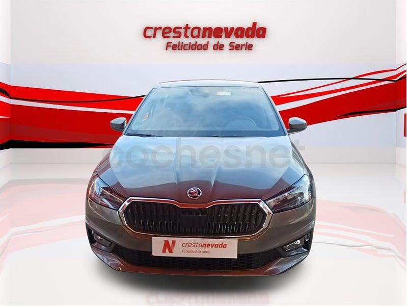 Usado Skoda Fabia Selection 80 CV (58 kW) 2024 Gris / plata Berlina