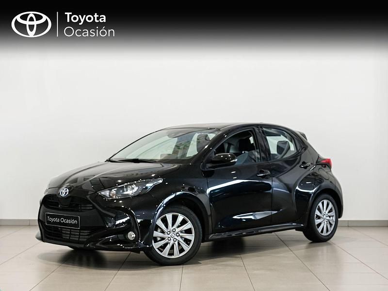 Negro Usado 2024 Toyota Yaris Hybrid Active Berlina | 23.250 € (Precio justo) - Imagen 1/4