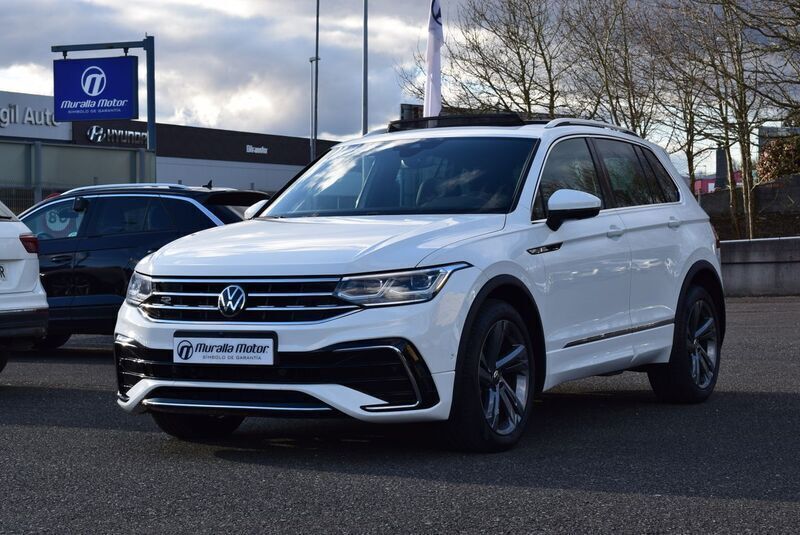 Blanco Usado 2022 VW Tiguan R-line SUV | 33.990 € (Un poco caro) - Imagen 1/4