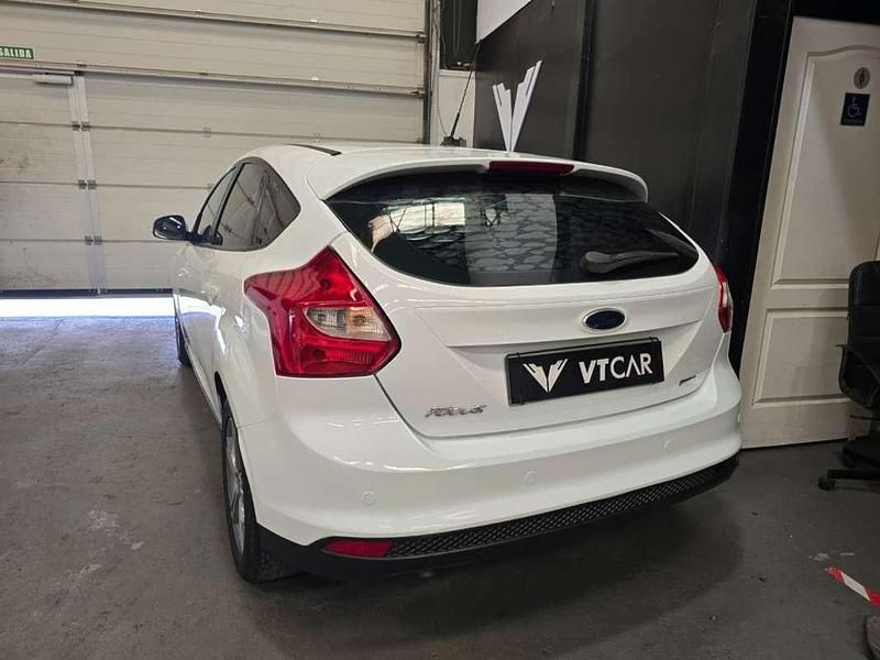 Usado Ford Focus Trend 101 CV (74 kW) 2014 Blanco Utilitario