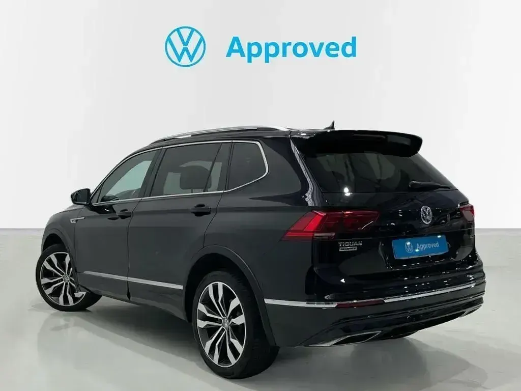 Usado VW Tiguan Sportline 200 CV (147 kW) 2021 Negro SUV