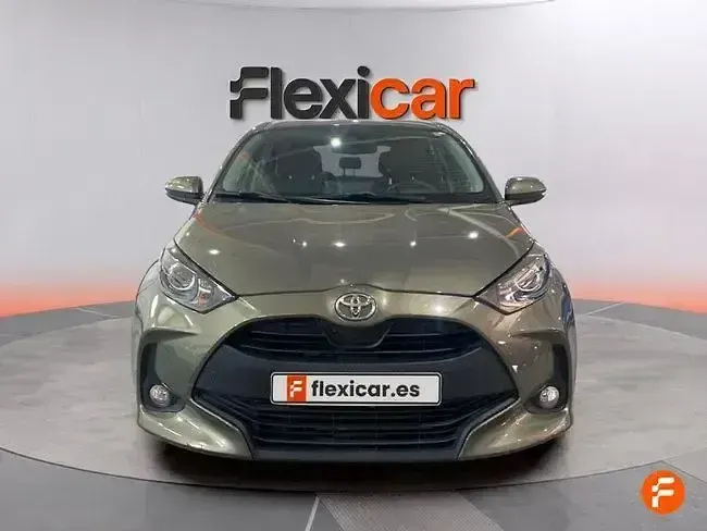 Usado Toyota Yaris Edition 125 CV (91 kW) 2022 Verde Utilitario