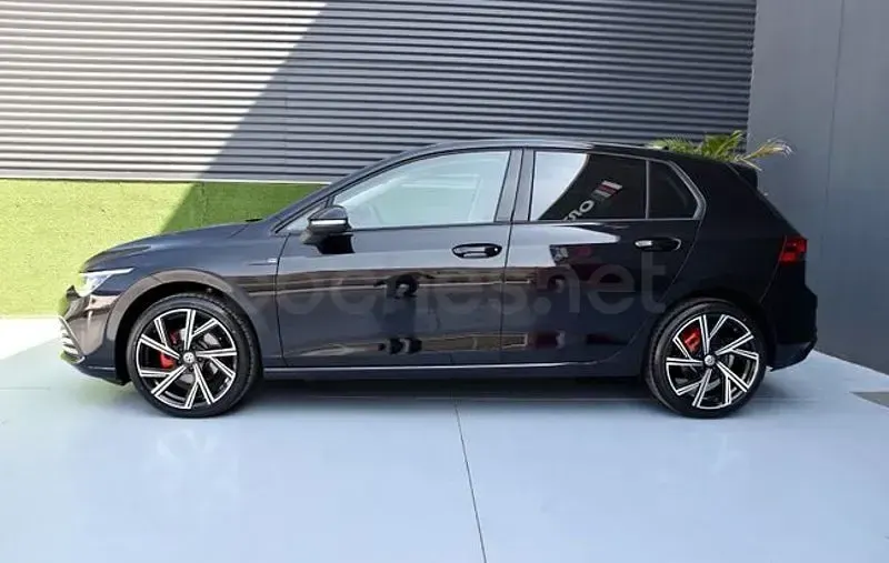 Usado VW Golf VIII Life 116 CV (85 kW) 2021 Negro Berlina
