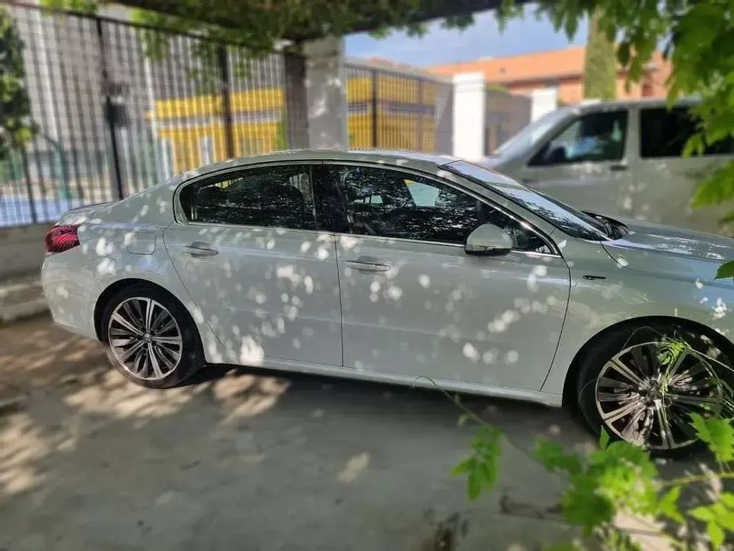 Usado Peugeot 508 GT 181 CV (133 kW) 2015 Gris Berlina