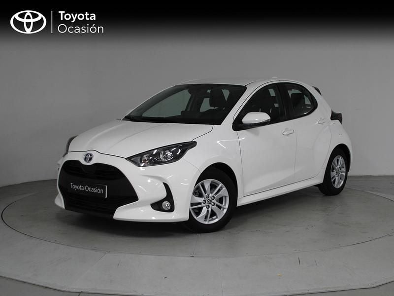 Usado Toyota Yaris Hybrid Business Edition 116 CV (85 kW) 2021 Blanco Berlina