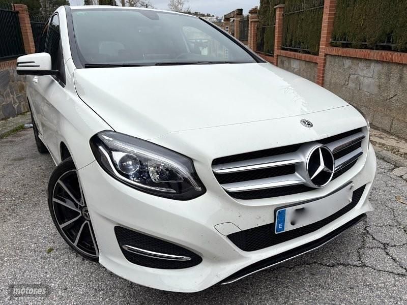 Usado Mercedes B200 Sport Edition 136 CV (100 kW) 2018 Blanco Monovolumen