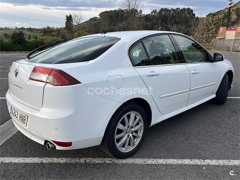 Usado Renault Laguna III Dynamique 130 CV (95 kW) 2012 Blanco Berlina