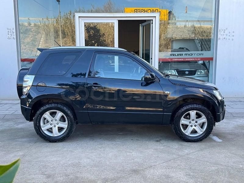 Usado Suzuki Grand Vitara 106 CV (77 kW) 2006 Negro SUV