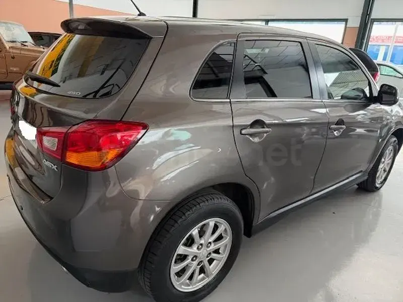 Usado Mitsubishi ASX Motion 116 CV (85 kW) 2013 Gris / plata SUV