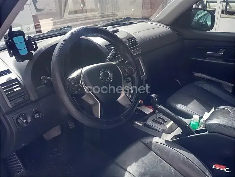 Usado SsangYong Rexton Limited 178 CV (130 kW) 2016 Negro SUV