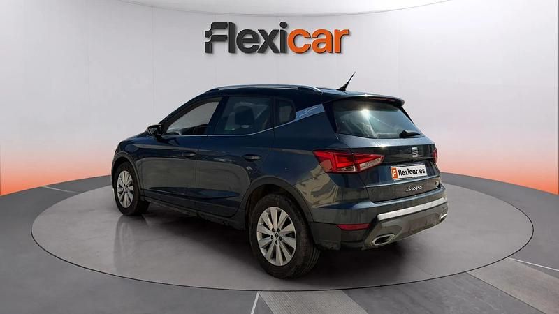 Usado Seat Arona FR 110 CV (80 kW) 2022 Gris SUV