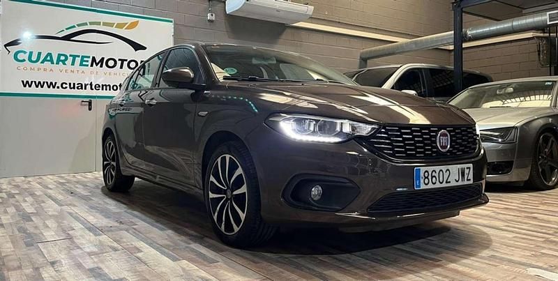 Usado Fiat Tipo Lounge 95 CV (69 kW) 2017 Marrón Utilitario
