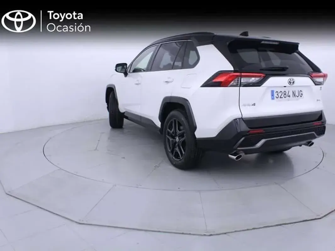 Usado Toyota RAV4 Hybrid Plus 222 CV (163 kW) 2025 Blanco SUV