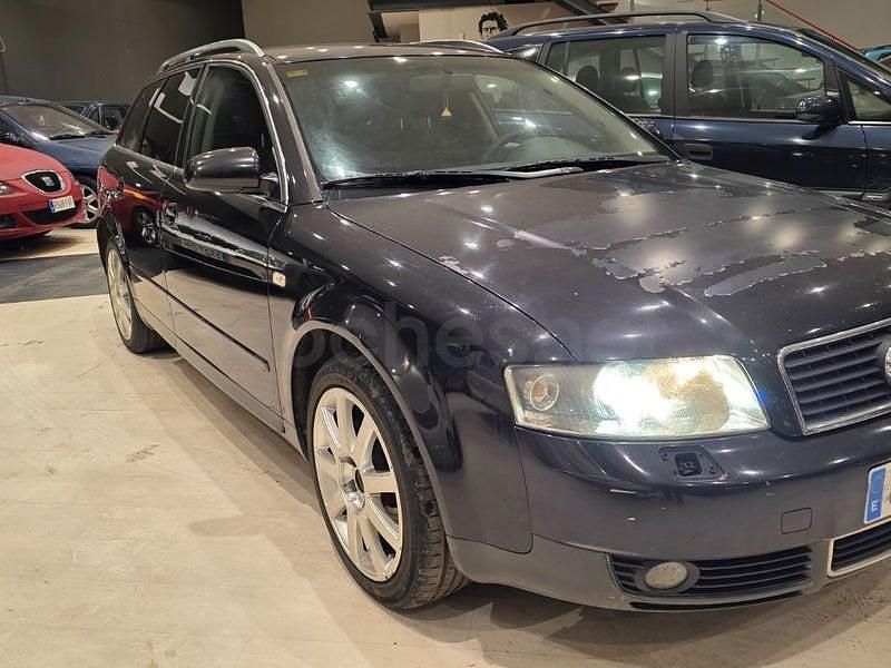 Usado Audi A4 130 CV (95 kW) 2003 Negro Familiar