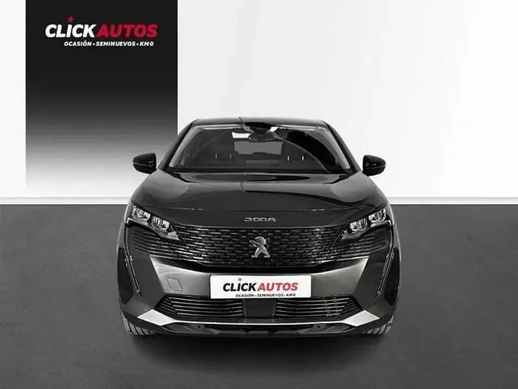 Usado Peugeot 3008 Allure 131 CV (96 kW) 2022 Gris / plata SUV