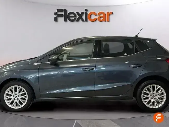 Usado Seat Ibiza 115 CV (84 kW) 2024 Gris Utilitario