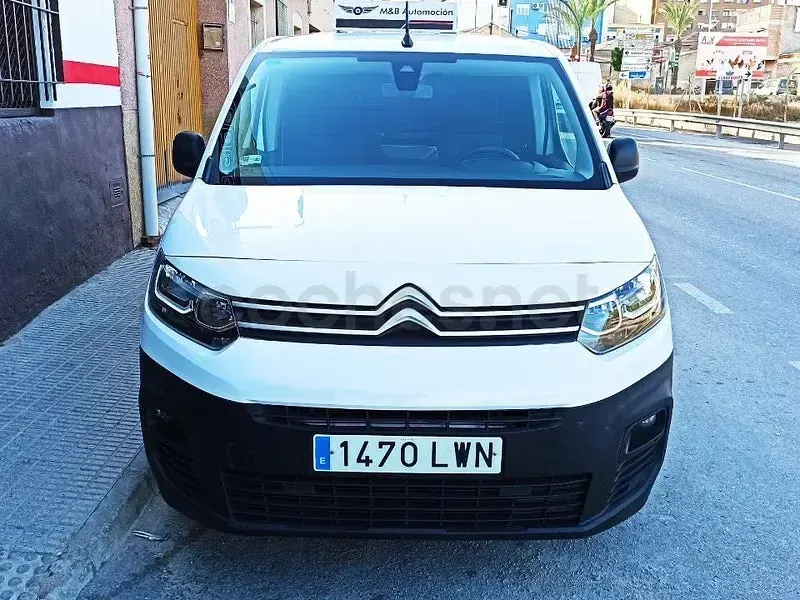 Usado Citroën Berlingo Live 102 CV (75 kW) 2022 Blanco Monovolumen