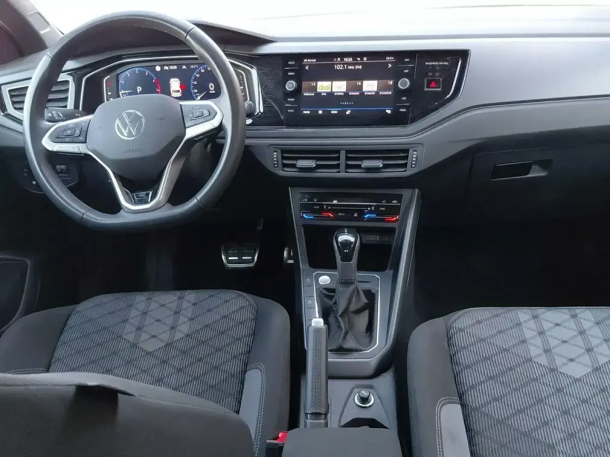 Usado VW Polo R-line 115 CV (84 kW) 2025 Utilitario