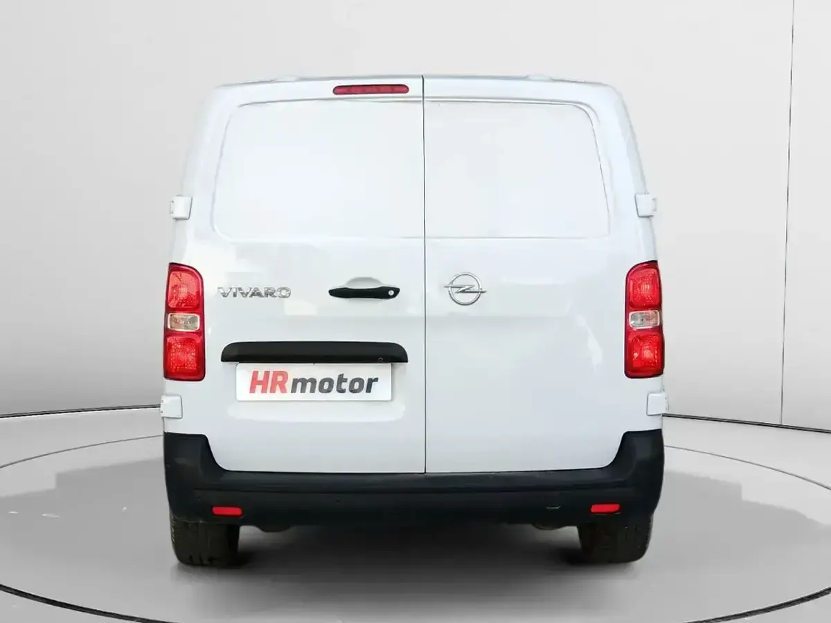Usado Opel Vivaro 120 CV (88 kW) 2023 Blanco Monovolumen