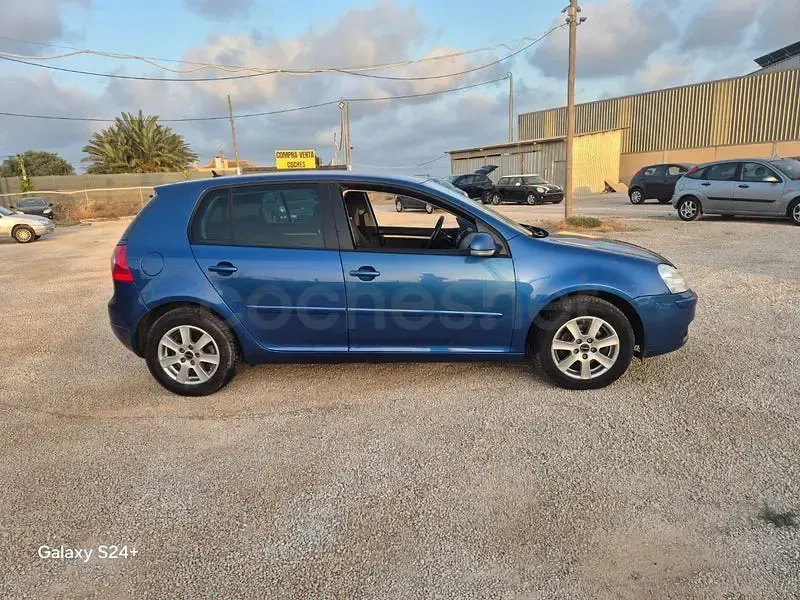 Usado VW Golf V Highline 105 CV (77 kW) 2007 Azul Berlina