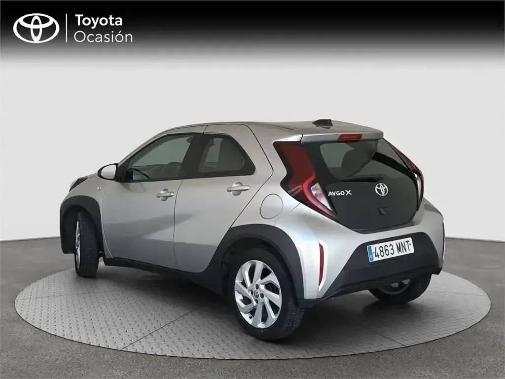 Usado Toyota Aygo X Play 72 CV (52 kW) 2024 Gris SUV