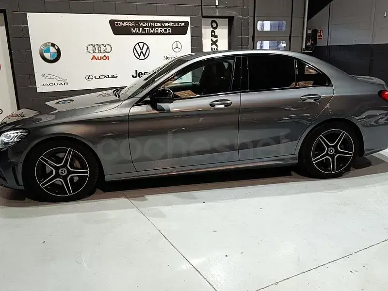 Usado Mercedes C300 245 CV (180 kW) 2020 Gris / plata Berlina