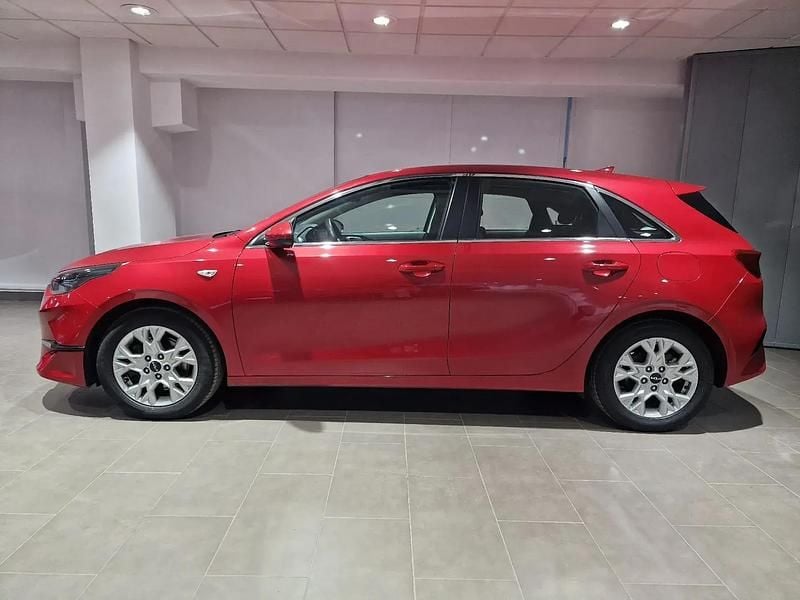 Ny Kia Ceed 100 HK (73 kW) 2025 Rød Hatchback