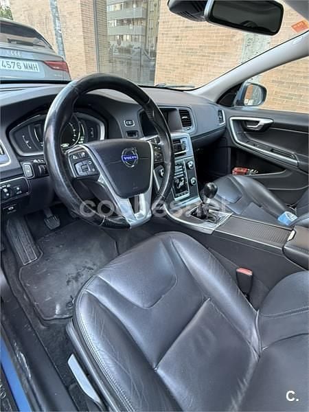 Usado Volvo S60 Momentum 115 CV (84 kW) 2014 Azul Berlina