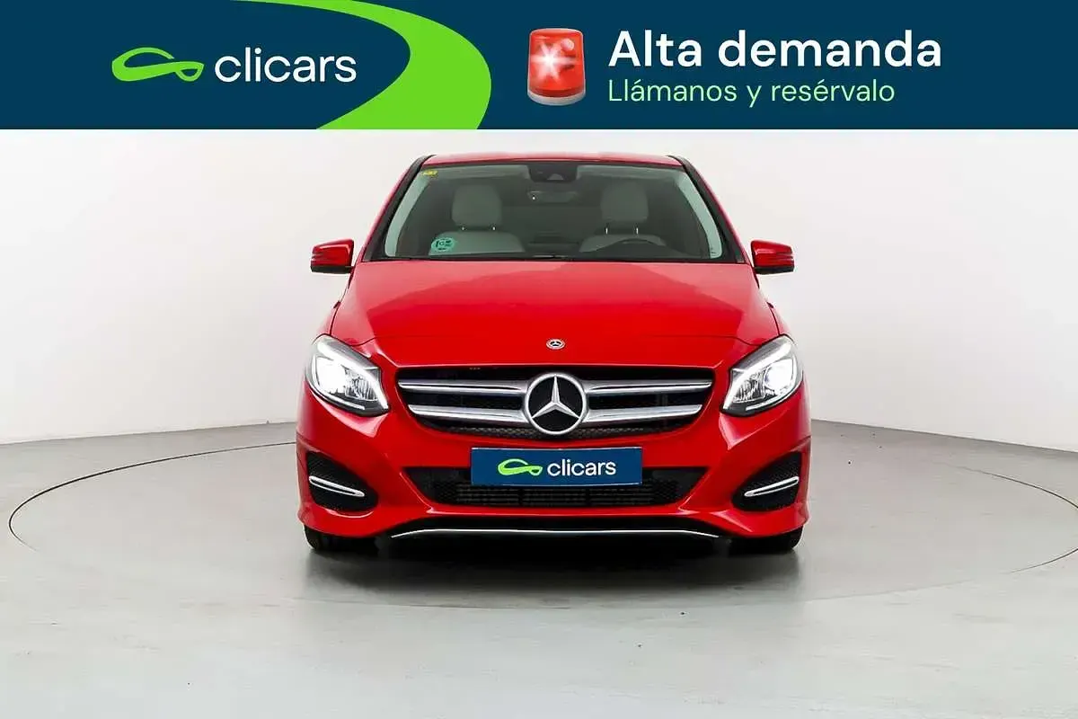 Usado Mercedes B200 156 CV (114 kW) 2018 Rojo Utilitario