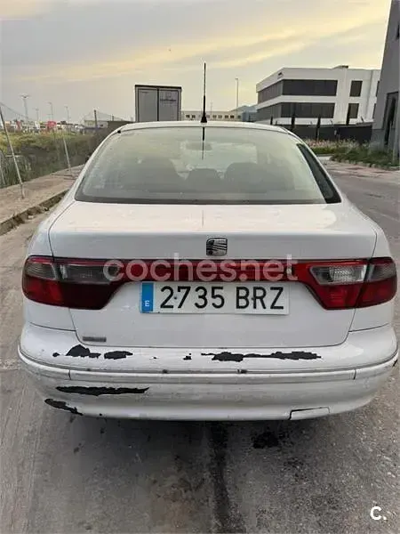 Usado Seat Toledo Stella 110 CV (80 kW) 2002 Blanco Berlina