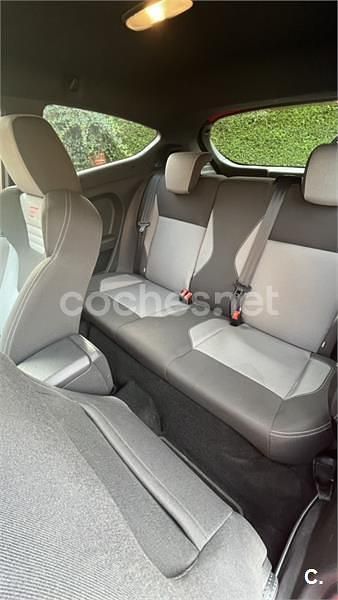 Usado Ford Fiesta ST 182 CV (133 kW) 2014 Rojo Utilitario