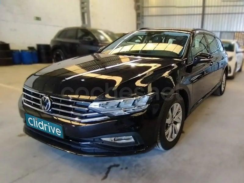 Usado VW Passat 122 CV (89 kW) 2021 Negro Familiar