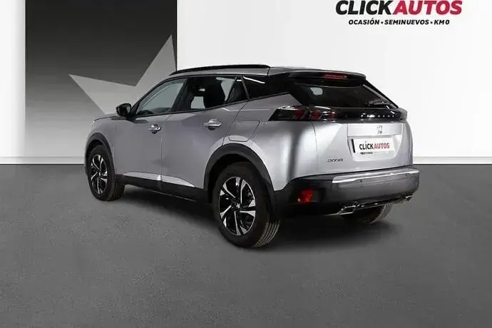 Usado Peugeot 2008 Allure 100 CV (73 kW) 2022 Gris SUV